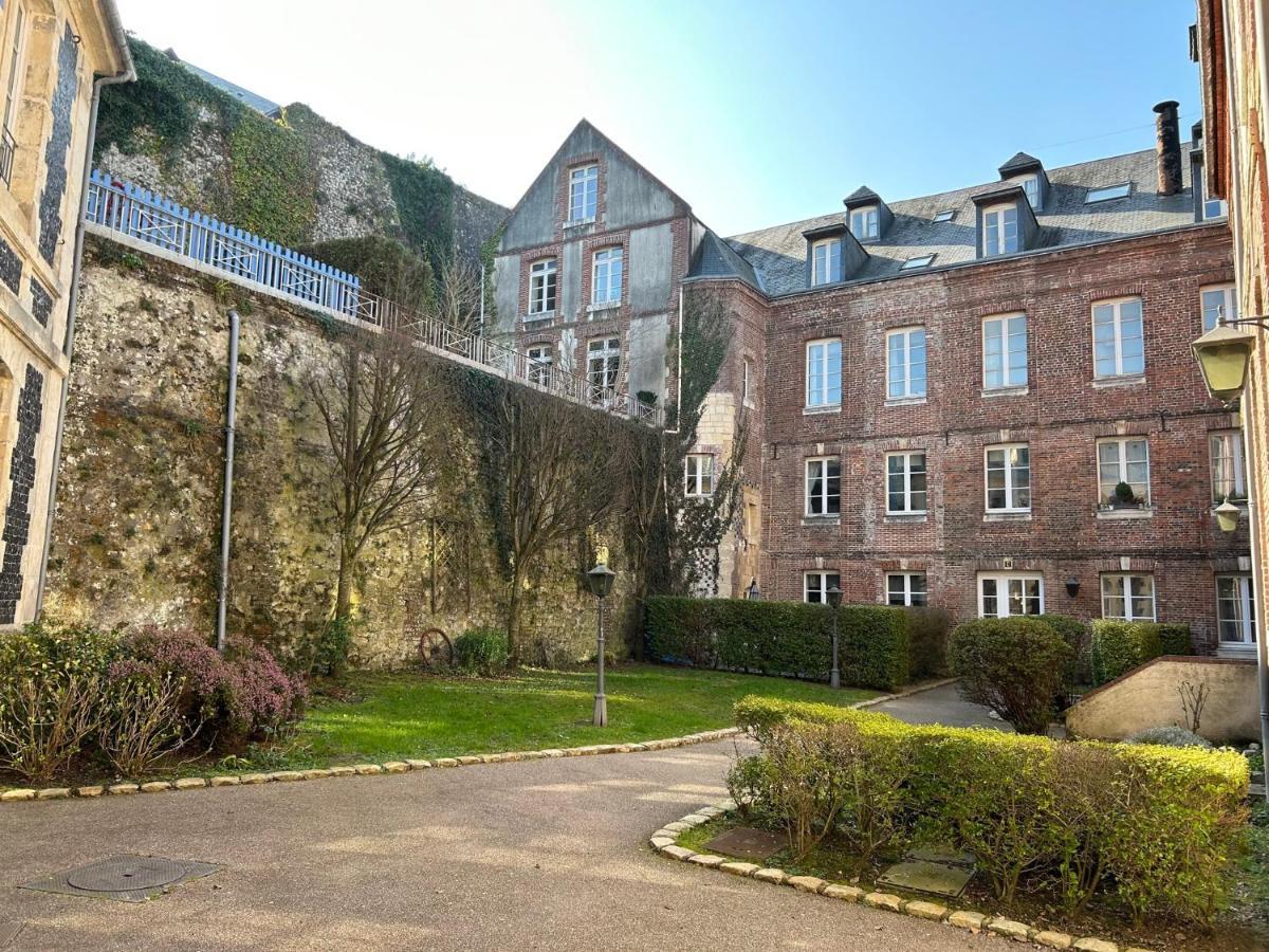 Les Apparts Du Phare Honfleur Exterior photo